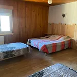 Les Genets Du Sancy Сasa de vacaciones *